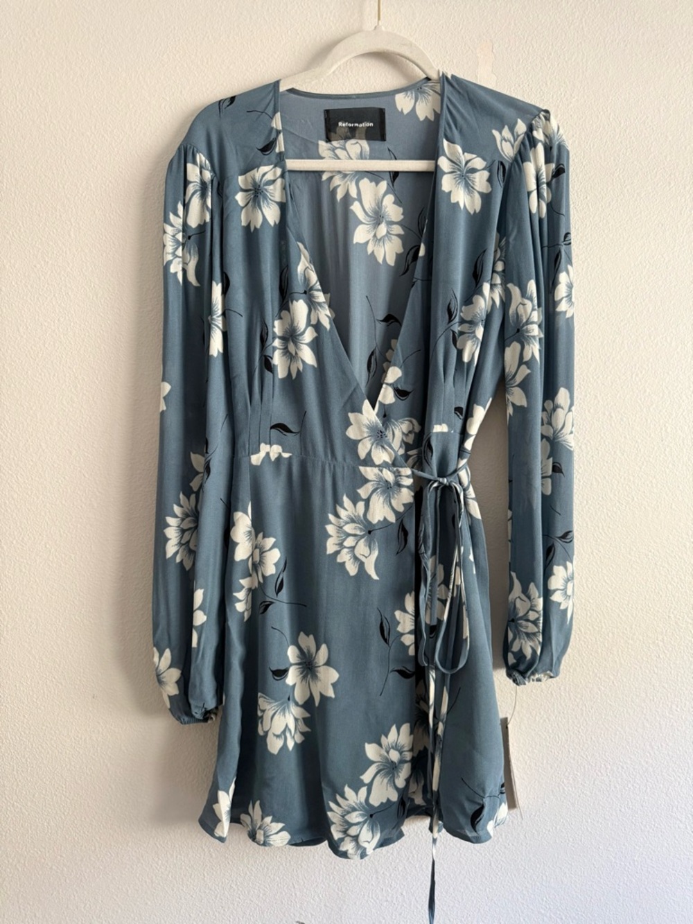 Reformation‎ Frederica Floral Wrap Mini Dress in blue women’s Sz L NWT